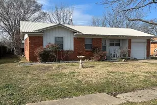 401 S Carter St, Whitewright, TX 75491 - Photo 2