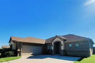 621 Marybeth Dr, Burleson, TX 76028 - Photo 1