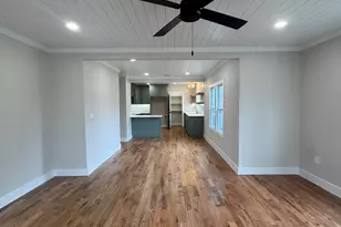 911 N Spring St, Grand Saline, TX 75140 - Photo 2