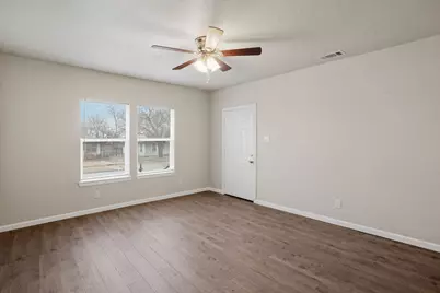 936 E Ramsey Avenue, Fort Worth, TX 76104 - Photo 12