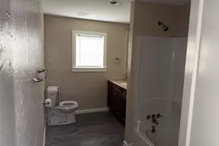 320 N 2nd St, Jacksboro, TX 76458 - Photo 4