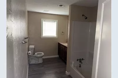 320 N 2nd Street, Jacksboro, TX 76458 - Photo 4