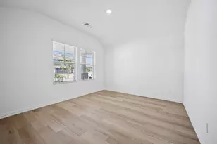 813 London Town Ln, Princeton, TX 75071 - Photo 10