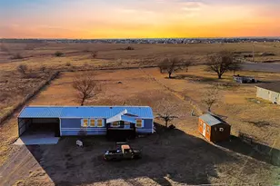 6104 Hawk Ct, Joshua, TX 76058 - Photo 2