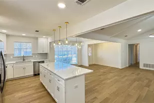 3915 Spring Hollow Dr, Carrollton, TX 75007 - Photo 6