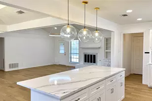 3915 Spring Hollow Dr, Carrollton, TX 75007 - Photo 12