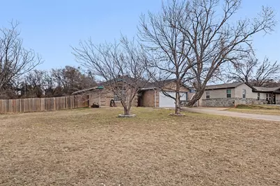 323 Sage Trail, Springtown, TX 76082 - Photo 2