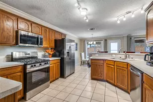 8009 Trophy Ct, Rowlett, TX 75089 - Photo 10