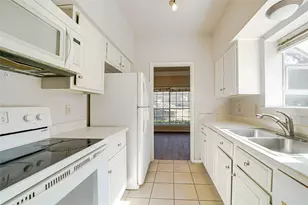 3550 Country Square Dr, Carrollton, TX 75006 - Photo 16