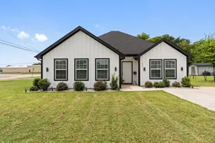 810 S Main St, Kemp, TX 75143 - Photo 1