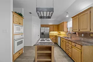 11832 Ferndale Ln, Fort Worth, TX 76008 - Photo 10