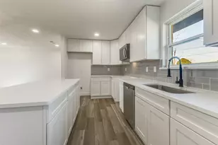 9505 Frostwood St, Dallas, TX 75217 - Photo 10