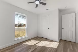 9505 Frostwood St, Dallas, TX 75217 - Photo 16