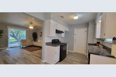 914 Shorehaven Drive, Garland, TX 75040 - Photo 6