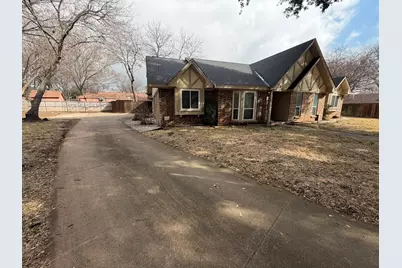 2510 Ashbury Court, Grand Prairie, TX 75050 - Photo 2