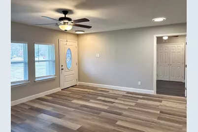 3118 Dartmouth Drive, Irving, TX 75062 - Photo 4