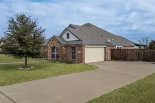 110 S Meadow Dr, Ferris, TX 75125 - Photo 2
