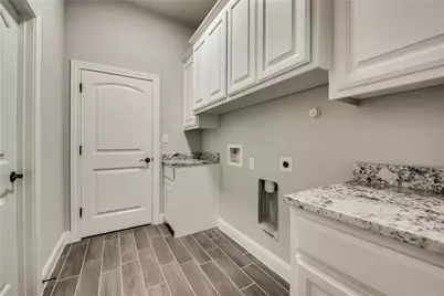 101 Maverick Court, Granbury, TX 76049 - Photo 14