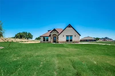 101 Maverick Court, Granbury, TX 76049 - Photo 2