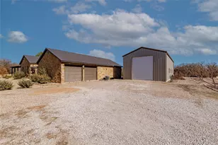 1433 Co Rd 1180, Decatur, TX 76234 - Photo 2