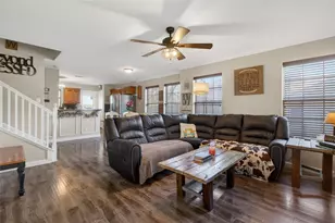 303 Pasley St, Waxahachie, TX 75165 - Photo 2