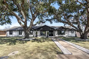 3851 Goodfellow Dr, Dallas, TX 75229 - Photo 2