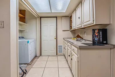 10315 Red Elm Road, Dallas, TX 75243 - Photo 14