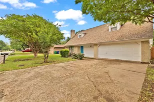 205 San Jacinto Ct, Waxahachie, TX 75165 - Photo 2