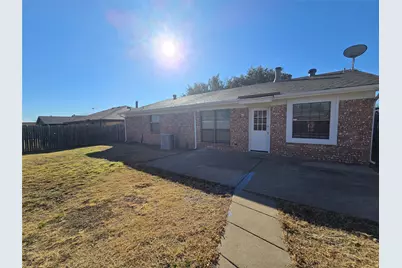 552 Greenway Drive, Saginaw, TX 76179 - Photo 38