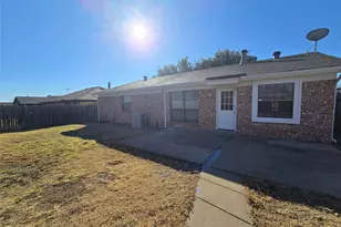 552 Greenway Dr, Saginaw, TX 76179 - Photo 38