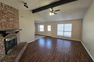 552 Greenway Dr, Saginaw, TX 76179 - Photo 4