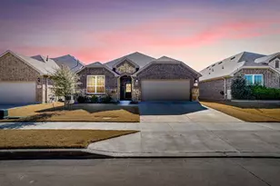 1045 Pinnacle Breeze Dr, Fort Worth, TX 76052 - Photo 1