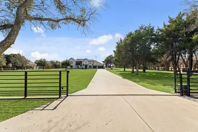 5020 Montgomery Road, Midlothian, TX 76065 - Photo 2