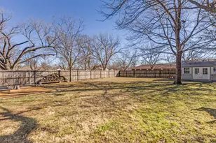 112 W Elm St, Howe, TX 75459 - Photo 24