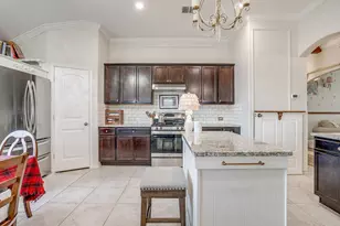 400 Eureka Ct, Burleson, TX 76028 - Photo 12