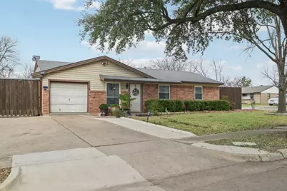 635 E Fairmeadows Drive, Duncanville, TX 75116 - Photo 2