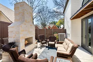 4011 Azure Ln, Addison, TX 75001 - Photo 38