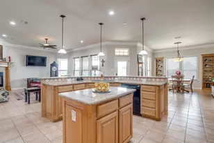 107 Chappel Hill Ct, Weatherford, TX 76088 - Photo 4