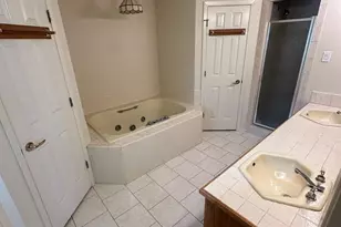 117 Greenbriar St, Weatherford, TX 76087 - Photo 2