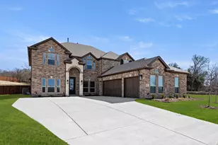 633 Ole Opry Dr, Burleson, TX 76028 - Photo 2