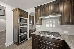 633 Ole Opry Dr, Burleson, TX 76028 - Photo 12