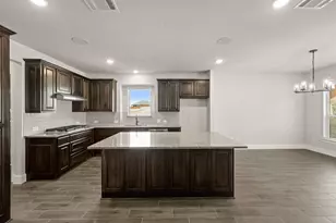 633 Ole Opry Dr, Burleson, TX 76028 - Photo 10