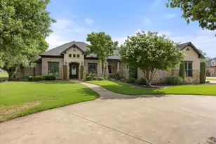 1204 E Scandinavian Ct, Granbury, TX 76048 - Photo 4