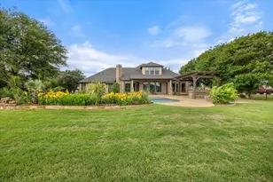 1204 E Scandinavian Ct, Granbury, TX 76048 - Photo 30