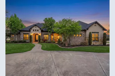 1204 E Scandinavian Court, Granbury, TX 76048 - Photo 4