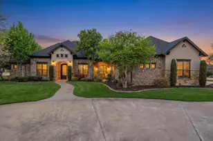 1204 E Scandinavian Ct, Granbury, TX 76048 - Photo 4