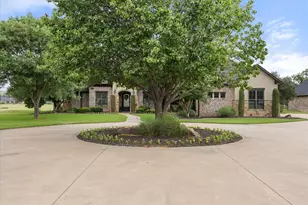 1204 E Scandinavian Ct, Granbury, TX 76048 - Photo 8