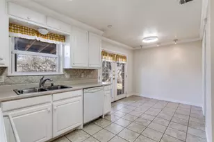 719 Koen Ln, Euless, TX 76040 - Photo 8