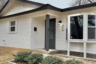 719 Koen Ln, Euless, TX 76040 - Photo 1