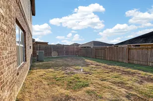 136 Eider Dr, Sanger, TX 76266 - Photo 4